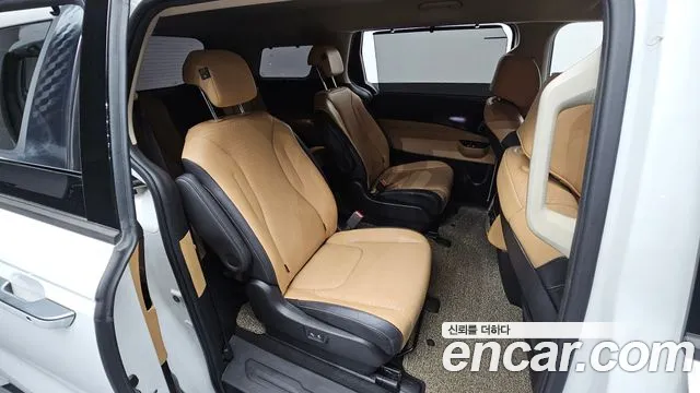 Kia Carnival 2021 thumb 11