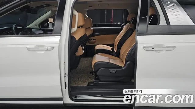 Kia Carnival 2021 thumb 12