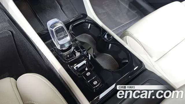 Volvo XC40 2025 thumb 9