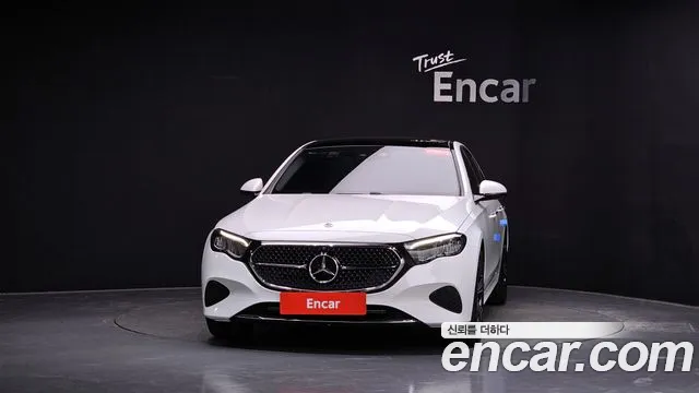 Mercedes-Benz E-Класс 2025 thumb 2