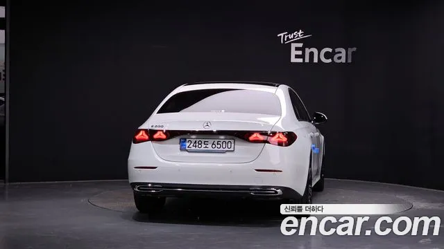 Mercedes-Benz E-Класс 2025 thumb 3