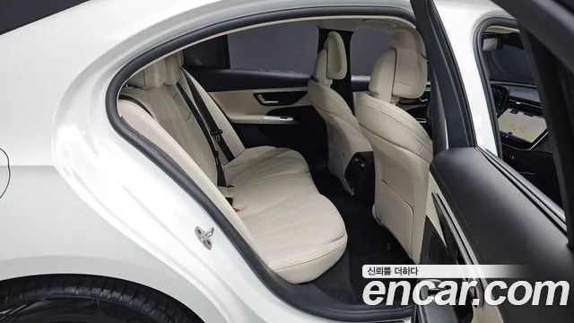 Mercedes-Benz E-Класс 2025 thumb 10