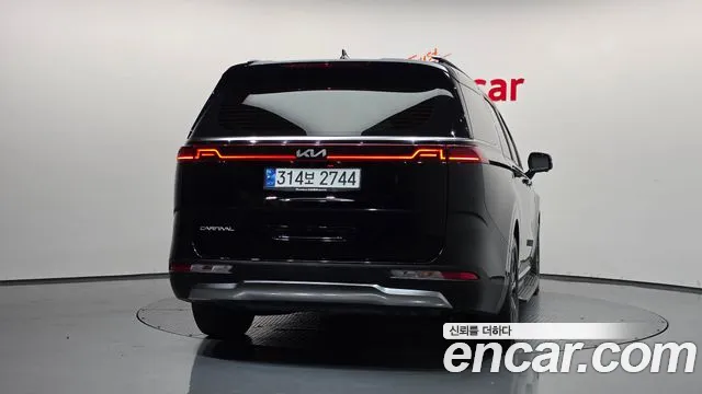 Kia Carnival 2023 thumb 4