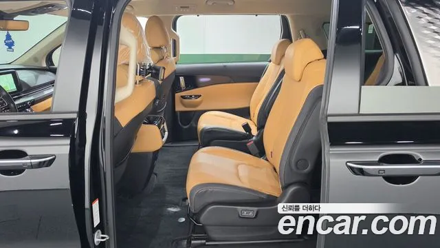 Kia Carnival 2023 thumb 11
