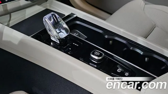 Volvo XC60 2025 thumb 9
