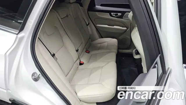 Volvo XC60 2025 thumb 11