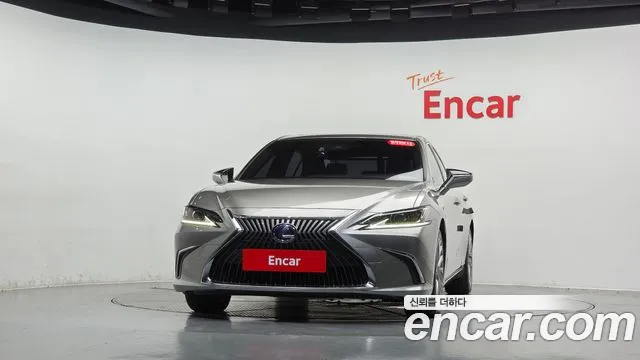 Lexus ES 2018 thumb 2