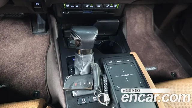 Lexus ES 2018 thumb 8