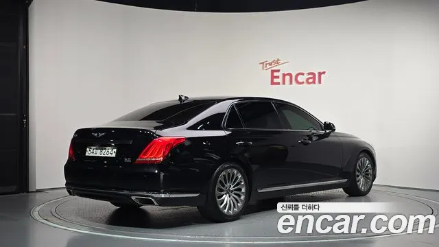 Genesis G90 2016 thumb 2
