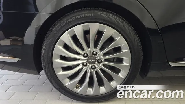 Genesis G90 2016 thumb 5