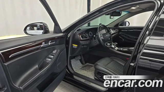 Genesis G90 2016 thumb 10