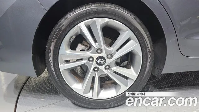 Hyundai Avante 2017 thumb 5