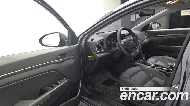 Hyundai Avante 2017 thumb 10