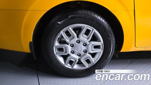 Hyundai Staria 2024 thumb 4