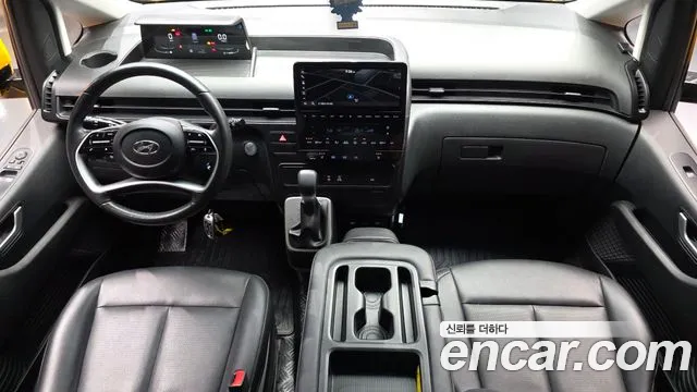 Hyundai Staria 2024 thumb 6