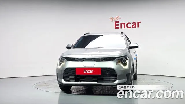 Kia Niro 2023 thumb 3