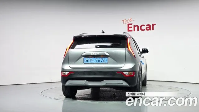 Kia Niro 2023 thumb 4