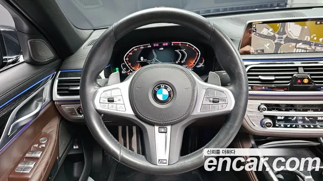 BMW 7-Series 2020 thumb 12