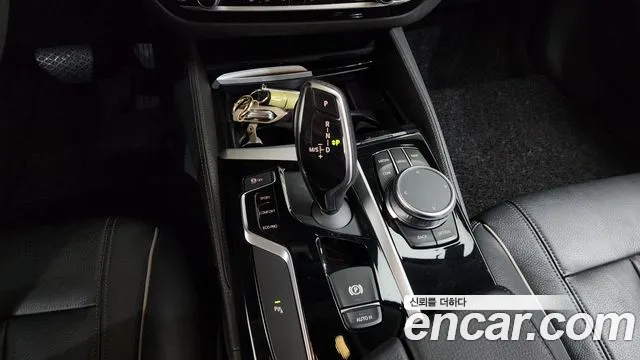BMW 5-Series 2019 thumb 9