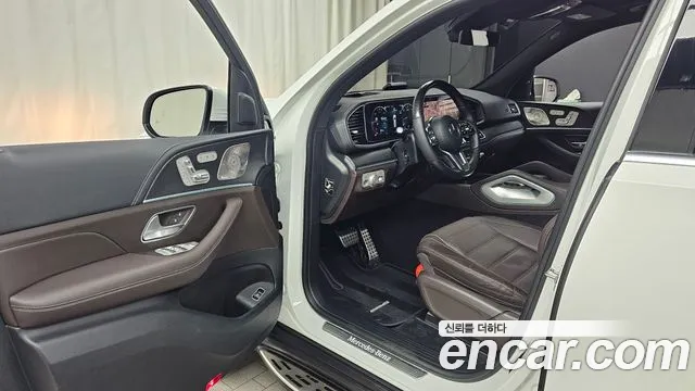 Mercedes-Benz GLS 2023 thumb 10