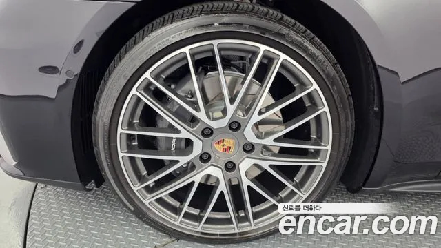 Porsche Panamera 2024 thumb 5