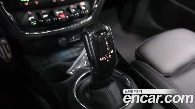MINI Clubman 2020 thumb 8