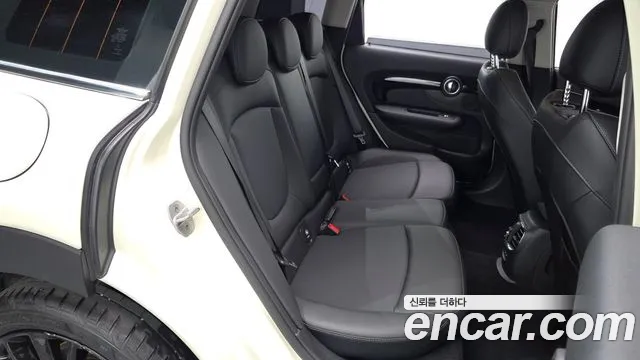 MINI Clubman 2020 thumb 10