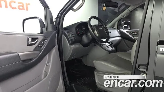 Hyundai Starex 2015 thumb 10