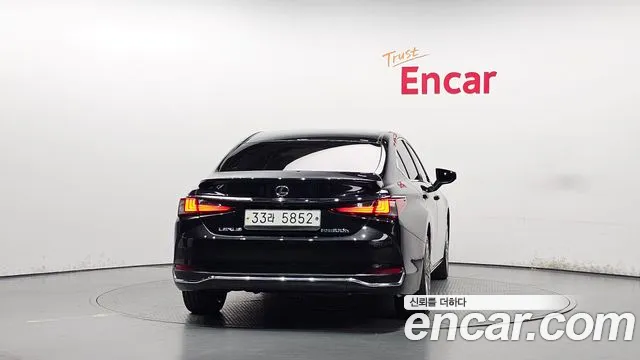 Lexus ES 2018 thumb 4