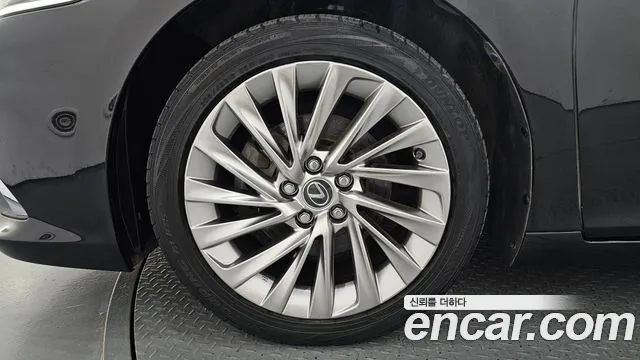 Lexus ES 2018 thumb 5