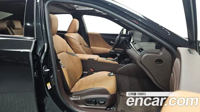 Lexus ES 2018 thumb 10