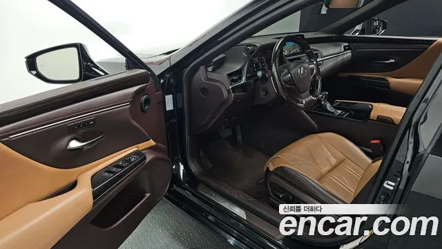 Lexus ES 2018 thumb 11