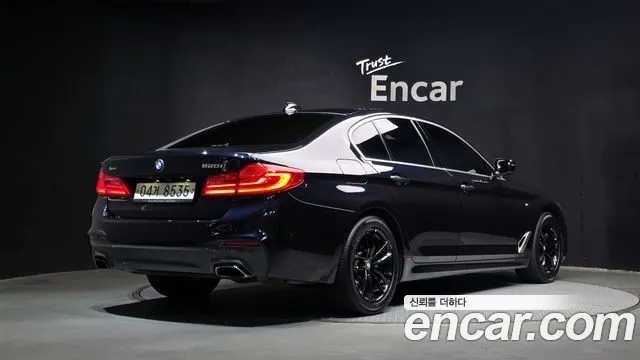 BMW 5-Series 2017 thumb 2