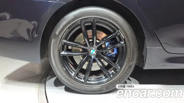 BMW 5-Series 2017 thumb 5