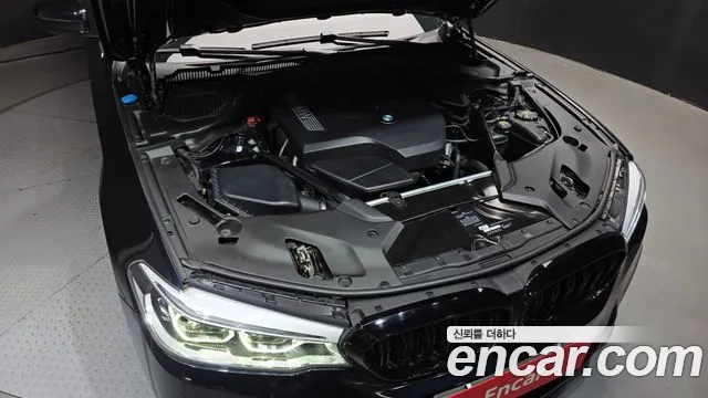 BMW 5-Series 2017 thumb 6