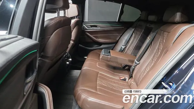 BMW 5-Series 2017 thumb 12
