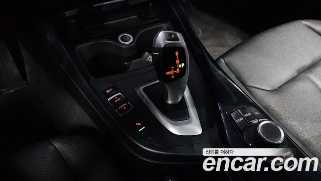 BMW 1-Series 2013 thumb 9