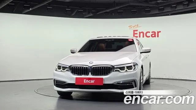 BMW 5-Series 2017 thumb 3