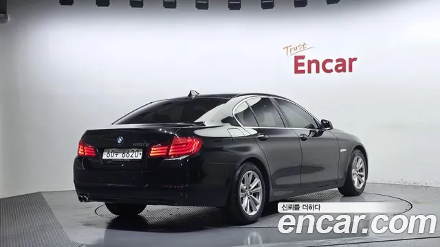 BMW 5-Series 2012 thumb 2