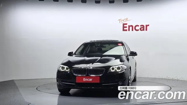 BMW 5-Series 2012 thumb 3