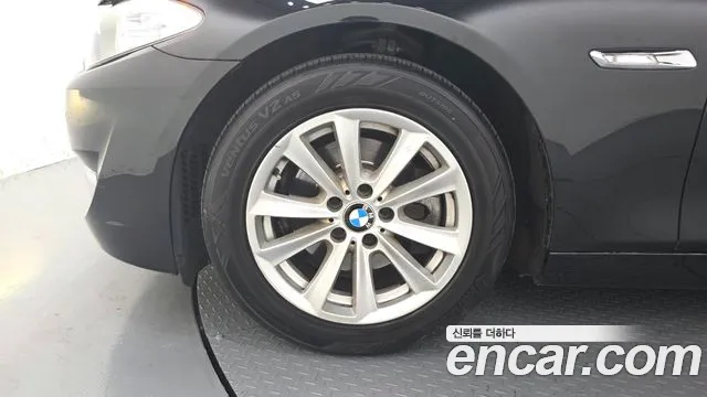 BMW 5-Series 2012 thumb 5