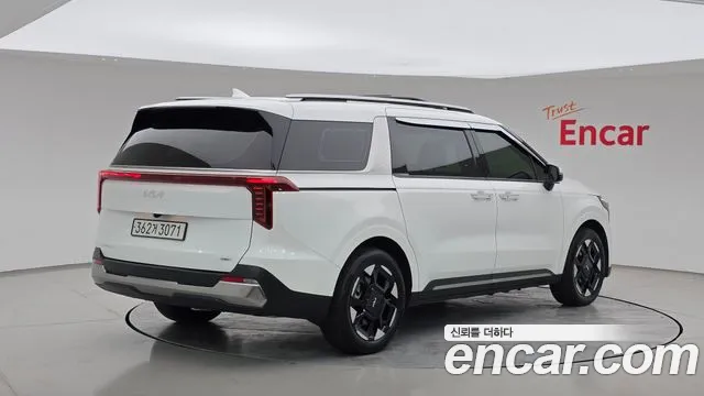 Kia Carnival 2024 thumb 2