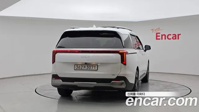Kia Carnival 2024 thumb 4