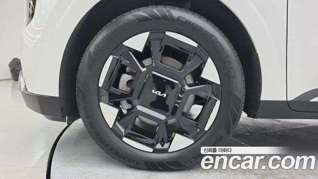 Kia Carnival 2024 thumb 5