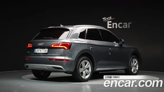 Audi Q5 2020 thumb 2