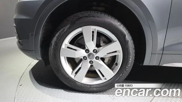 Audi Q5 2020 thumb 5