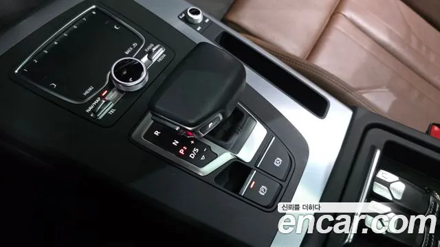 Audi Q5 2020 thumb 9