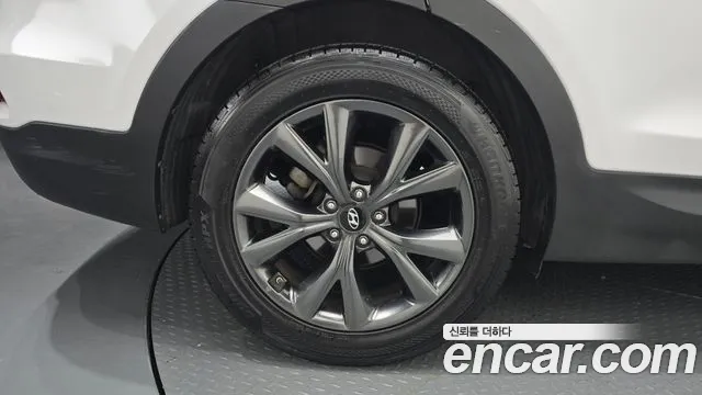 Hyundai Santa Fe 2016 thumb 4
