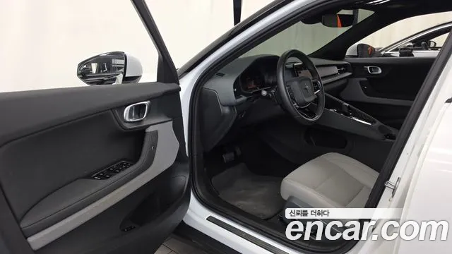 Polestar 2 2022 thumb 10