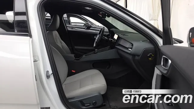 Polestar 2 2022 thumb 11